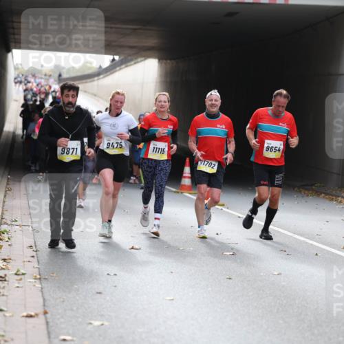 05.10.2025 - 20. swb-Marathon Bremen Michael Strokosch http://msf.ph/oto/9206550 05.10.2025 10:49:49 Laufen 9475, 11115, 9871, 1702, 9654 meine-sportfotos.de