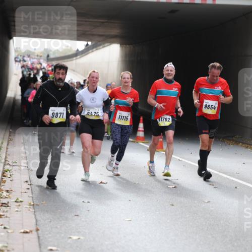 05.10.2025 - 20. swb-Marathon Bremen Michael Strokosch http://msf.ph/oto/9206551 05.10.2025 10:49:49 Laufen 2475, 9871, 11115, 1702, 9654 meine-sportfotos.de