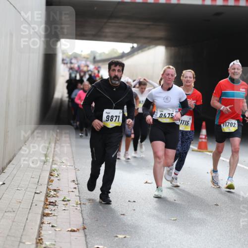 05.10.2025 - 20. swb-Marathon Bremen Michael Strokosch http://msf.ph/oto/9206552 05.10.2025 10:49:50 Laufen 9871, 9475, 1115, 1702, 9654 meine-sportfotos.de