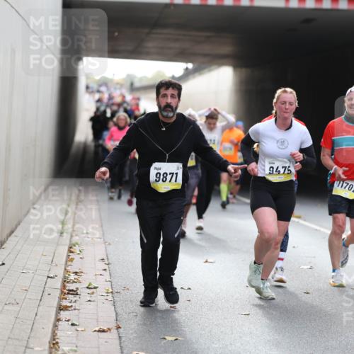 05.10.2025 - 20. swb-Marathon Bremen Michael Strokosch http://msf.ph/oto/9206554 05.10.2025 10:49:50 Laufen 96, 9871, 9475, 1702 meine-sportfotos.de
