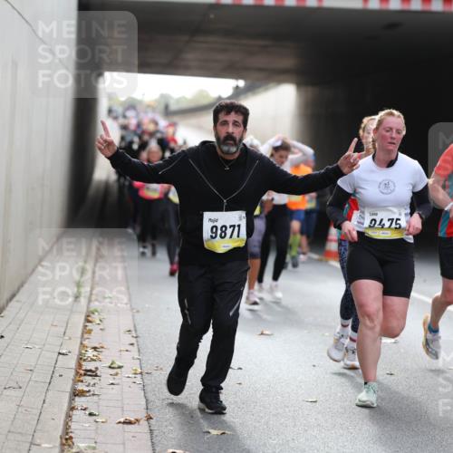 05.10.2025 - 20. swb-Marathon Bremen Michael Strokosch http://msf.ph/oto/9206555 05.10.2025 10:49:50 Laufen 9475, 1702, 9871 meine-sportfotos.de
