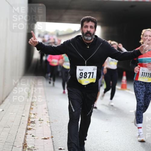 05.10.2025 - 20. swb-Marathon Bremen Michael Strokosch http://msf.ph/oto/9206559 05.10.2025 10:49:51 Laufen 69, 9871, 11115, 9, 02669 meine-sportfotos.de