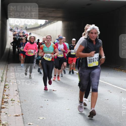 05.10.2025 - 20. swb-Marathon Bremen Michael Strokosch http://msf.ph/oto/9206562 05.10.2025 10:49:53 Laufen 1025, 492, 85, 7165, 10970 meine-sportfotos.de