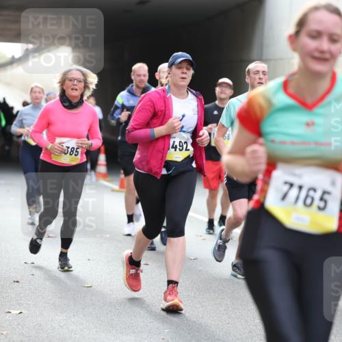 05.10.2025 - 20. swb-Marathon Bremen Michael Strokosch http://msf.ph/oto/9206570 05.10.2025 10:49:57 Laufen 492, 385, 7165 meine-sportfotos.de