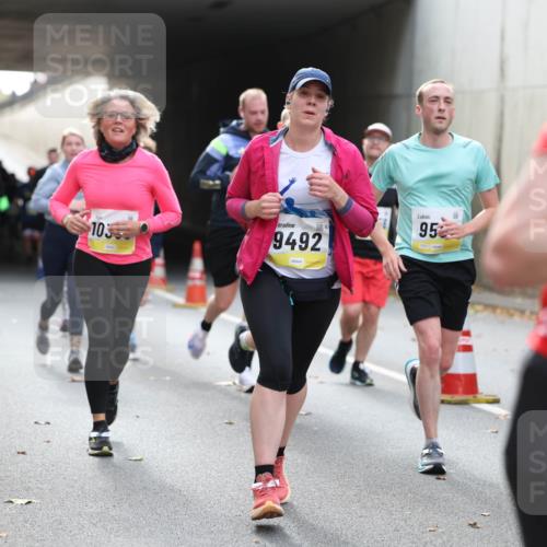 05.10.2025 - 20. swb-Marathon Bremen Michael Strokosch http://msf.ph/oto/9206571 05.10.2025 10:49:57 Laufen 103, 9492, 95, 716 meine-sportfotos.de