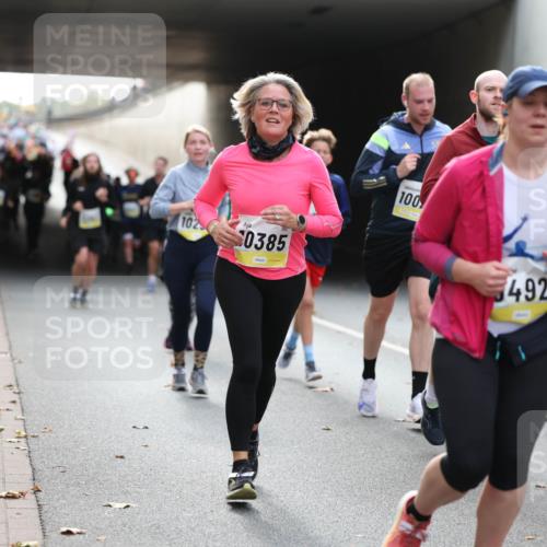 05.10.2025 - 20. swb-Marathon Bremen Michael Strokosch http://msf.ph/oto/9206572 05.10.2025 10:49:58 Laufen 102, 0385, 100, 492, 9591, 02631 meine-sportfotos.de