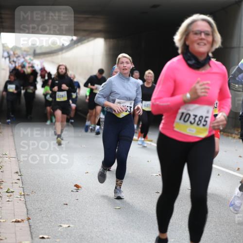 05.10.2025 - 20. swb-Marathon Bremen Michael Strokosch http://msf.ph/oto/9206574 05.10.2025 10:49:59 Laufen 11363, 10385, 53, 50, 10024 meine-sportfotos.de