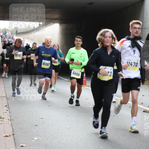 05.10.2025 - 20. swb-Marathon Bremen Michael Strokosch http://msf.ph/oto/9206587 05.10.2025 10:50:04 Laufen 10107, 9, 1470, 10307, 9856, 11363 meine-sportfotos.de