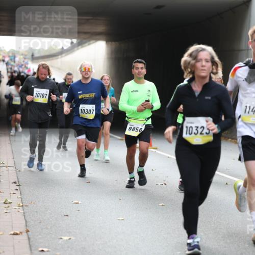 05.10.2025 - 20. swb-Marathon Bremen Michael Strokosch http://msf.ph/oto/9206588 05.10.2025 10:50:04 Laufen 112, 30, 10107, 10307, 9856, 10325, 9, 11470 meine-sportfotos.de