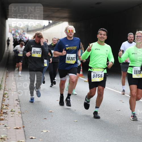 05.10.2025 - 20. swb-Marathon Bremen Michael Strokosch http://msf.ph/oto/9206590 05.10.2025 10:50:05 Laufen 7125, 10107, 03, 10307, 9856, 1119 meine-sportfotos.de