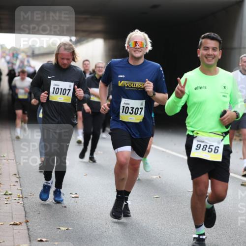 05.10.2025 - 20. swb-Marathon Bremen Michael Strokosch http://msf.ph/oto/9206595 05.10.2025 10:50:06 Laufen 10107, 10307, 9856, 1119 meine-sportfotos.de