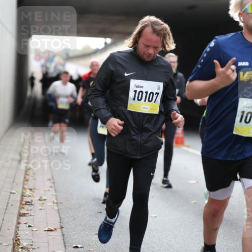 05.10.2025 - 20. swb-Marathon Bremen Michael Strokosch http://msf.ph/oto/9206598 05.10.2025 10:50:07 Laufen 10107, 10307 meine-sportfotos.de
