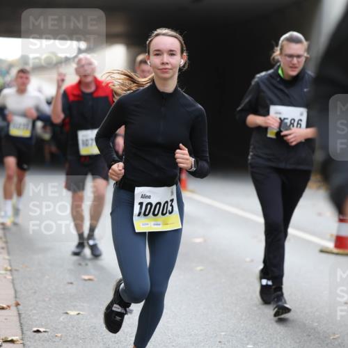 05.10.2025 - 20. swb-Marathon Bremen Michael Strokosch http://msf.ph/oto/9206601 05.10.2025 10:50:09 Laufen 107, 10003, 02504, 86 meine-sportfotos.de