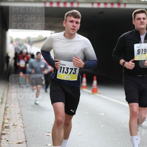 05.10.2025 - 20. swb-Marathon Bremen Michael Strokosch http://msf.ph/oto/9206608 05.10.2025 10:50:12 Laufen 11373, 9197, 02429 meine-sportfotos.de