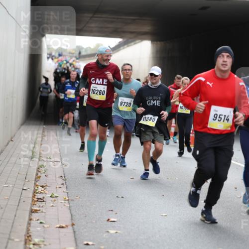 05.10.2025 - 20. swb-Marathon Bremen Michael Strokosch http://msf.ph/oto/9206619 05.10.2025 10:50:17 Laufen 10260, 9720, 11380, 1019, 9514, 11057 meine-sportfotos.de