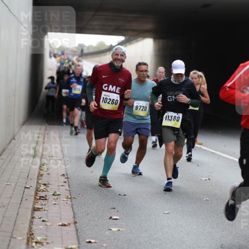 05.10.2025 - 20. swb-Marathon Bremen Michael Strokosch http://msf.ph/oto/9206621 05.10.2025 10:50:17 Laufen 10260, 9720, 11380, 9514, 11852 meine-sportfotos.de