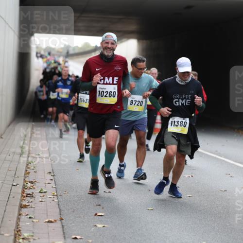 05.10.2025 - 20. swb-Marathon Bremen Michael Strokosch http://msf.ph/oto/9206623 05.10.2025 10:50:18 Laufen 11431, 10260, 9720, 11380 meine-sportfotos.de