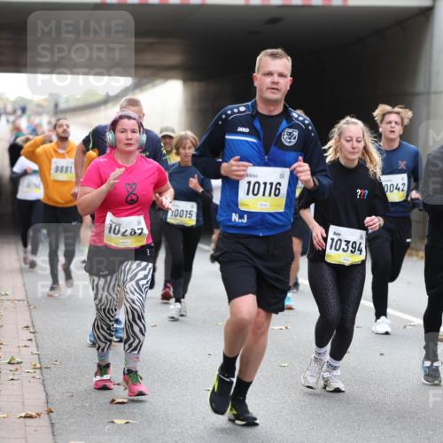 05.10.2025 - 20. swb-Marathon Bremen Michael Strokosch http://msf.ph/oto/9206636 05.10.2025 10:50:23 Laufen 9881, 33, 10287, 10015, 10116, 10394, 0042, 675 meine-sportfotos.de