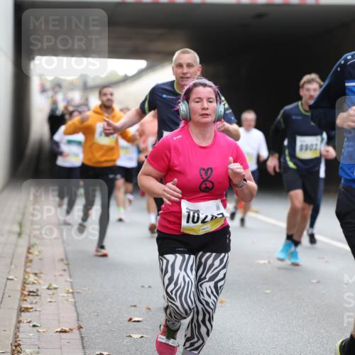 05.10.2025 - 20. swb-Marathon Bremen Michael Strokosch http://msf.ph/oto/9206638 05.10.2025 10:50:24 Laufen 03, 102, 0902, 10116 meine-sportfotos.de