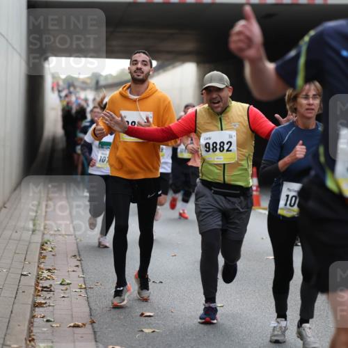 05.10.2025 - 20. swb-Marathon Bremen Michael Strokosch http://msf.ph/oto/9206642 05.10.2025 10:50:25 Laufen 10, 10, 9882, 10, 9521 meine-sportfotos.de