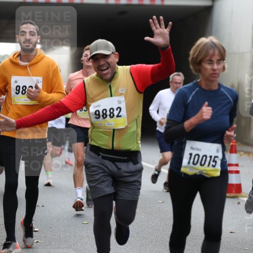 05.10.2025 - 20. swb-Marathon Bremen Michael Strokosch http://msf.ph/oto/9206645 05.10.2025 10:50:26 Laufen 98, 02238, 9882, 10015, 10111 meine-sportfotos.de