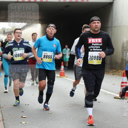 05.10.2025 - 20. swb-Marathon Bremen Michael Strokosch http://msf.ph/oto/9206653 05.10.2025 10:50:30 Laufen 1080, 9855, 10989 meine-sportfotos.de