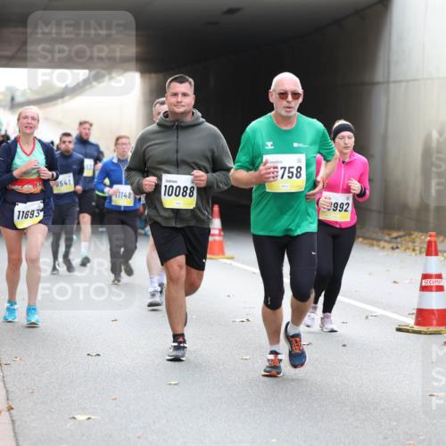 05.10.2025 - 20. swb-Marathon Bremen Michael Strokosch http://msf.ph/oto/9206661 05.10.2025 10:50:34 Laufen 11693, 9541, 1148, 10088, 758, 992 meine-sportfotos.de