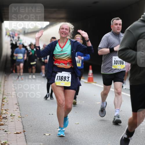 05.10.2025 - 20. swb-Marathon Bremen Michael Strokosch http://msf.ph/oto/9206667 05.10.2025 10:50:36 Laufen 20, 11693, 48, 10196, 10088 meine-sportfotos.de