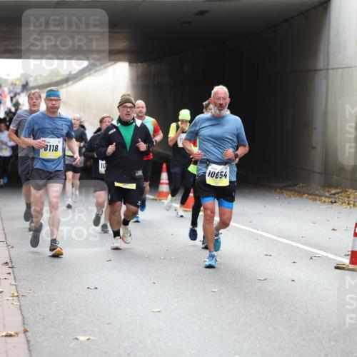 05.10.2025 - 20. swb-Marathon Bremen Michael Strokosch http://msf.ph/oto/9206679 05.10.2025 10:50:40 Laufen 8118, 10, 10654 meine-sportfotos.de