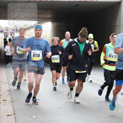 05.10.2025 - 20. swb-Marathon Bremen Michael Strokosch http://msf.ph/oto/9206684 05.10.2025 10:50:42 Laufen 925, 00, 8118, 10387, 10475, 10654 meine-sportfotos.de