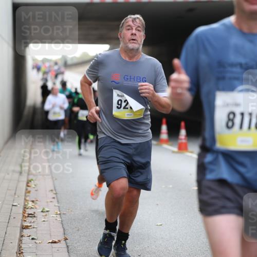 05.10.2025 - 20. swb-Marathon Bremen Michael Strokosch http://msf.ph/oto/9206691 05.10.2025 10:50:44 Laufen 92, 8118 meine-sportfotos.de