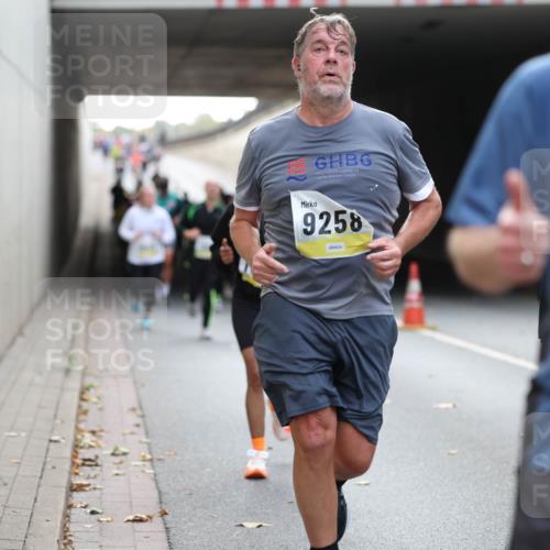 05.10.2025 - 20. swb-Marathon Bremen Michael Strokosch http://msf.ph/oto/9206692 05.10.2025 10:50:44 Laufen 9258, 8118 meine-sportfotos.de