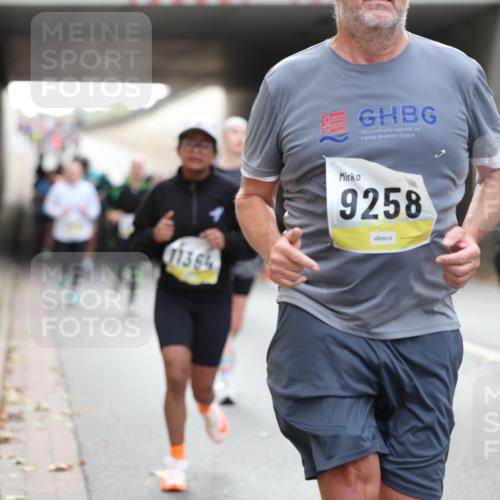 05.10.2025 - 20. swb-Marathon Bremen Michael Strokosch http://msf.ph/oto/9206693 05.10.2025 10:50:45 Laufen 11364, 9258, 103, 10, 02217 meine-sportfotos.de