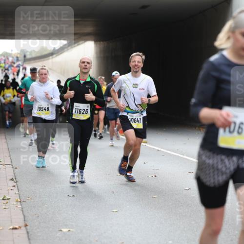 05.10.2025 - 20. swb-Marathon Bremen Michael Strokosch http://msf.ph/oto/9206697 05.10.2025 10:50:47 Laufen 10546, 11626, 10641, 0664 meine-sportfotos.de
