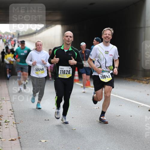 05.10.2025 - 20. swb-Marathon Bremen Michael Strokosch http://msf.ph/oto/9206699 05.10.2025 10:50:48 Laufen 10546, 11626, 2009, 10641 meine-sportfotos.de