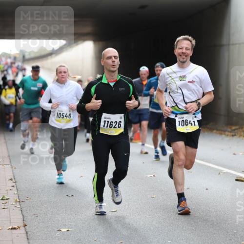 05.10.2025 - 20. swb-Marathon Bremen Michael Strokosch http://msf.ph/oto/9206700 05.10.2025 10:50:48 Laufen 10546, 2009, 11626, 10641 meine-sportfotos.de
