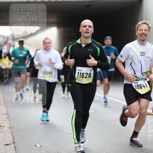 05.10.2025 - 20. swb-Marathon Bremen Michael Strokosch http://msf.ph/oto/9206702 05.10.2025 10:50:49 Laufen 10546, 11626, 2009, 10641 meine-sportfotos.de