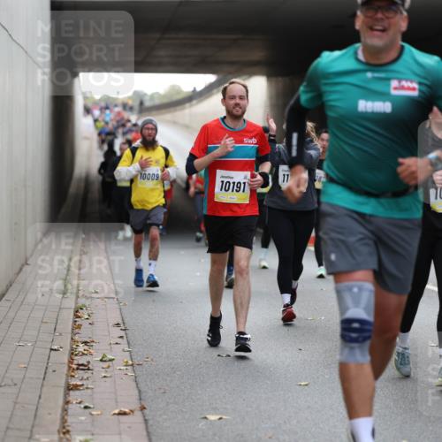 05.10.2025 - 20. swb-Marathon Bremen Michael Strokosch http://msf.ph/oto/9206712 05.10.2025 10:50:53 Laufen 11, 10009, 10191, 16, 10921, 1662, 1068 meine-sportfotos.de