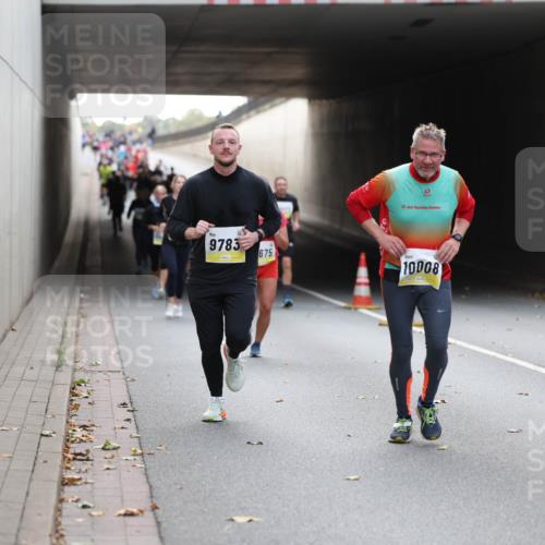 05.10.2025 - 20. swb-Marathon Bremen Michael Strokosch http://msf.ph/oto/9206724 05.10.2025 10:51:00 Laufen 20, 9783, 675, 10008 meine-sportfotos.de