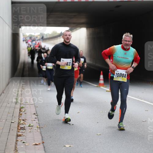 05.10.2025 - 20. swb-Marathon Bremen Michael Strokosch http://msf.ph/oto/9206725 05.10.2025 10:51:00 Laufen 104, 24, 20, 83, 10008 meine-sportfotos.de