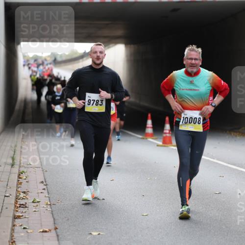 05.10.2025 - 20. swb-Marathon Bremen Michael Strokosch http://msf.ph/oto/9206726 05.10.2025 10:51:00 Laufen 9783, 10008 meine-sportfotos.de