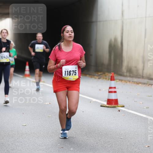 05.10.2025 - 20. swb-Marathon Bremen Michael Strokosch http://msf.ph/oto/9206732 05.10.2025 10:51:04 Laufen 10424, 9677, 11675 meine-sportfotos.de