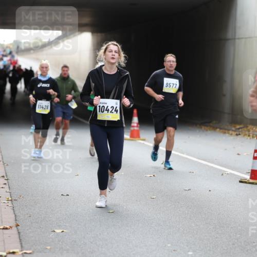 05.10.2025 - 20. swb-Marathon Bremen Michael Strokosch http://msf.ph/oto/9206735 05.10.2025 10:51:05 Laufen 11426, 10424, 9577, 1167 meine-sportfotos.de
