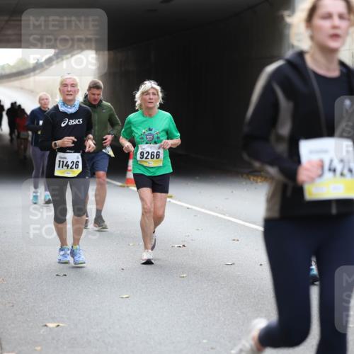 05.10.2025 - 20. swb-Marathon Bremen Michael Strokosch http://msf.ph/oto/9206738 05.10.2025 10:51:07 Laufen 11426, 9266, 342 meine-sportfotos.de