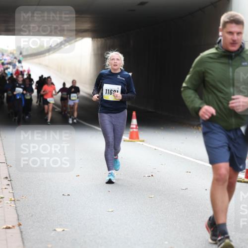 05.10.2025 - 20. swb-Marathon Bremen Michael Strokosch http://msf.ph/oto/9206746 05.10.2025 10:51:10 Laufen 11691 meine-sportfotos.de