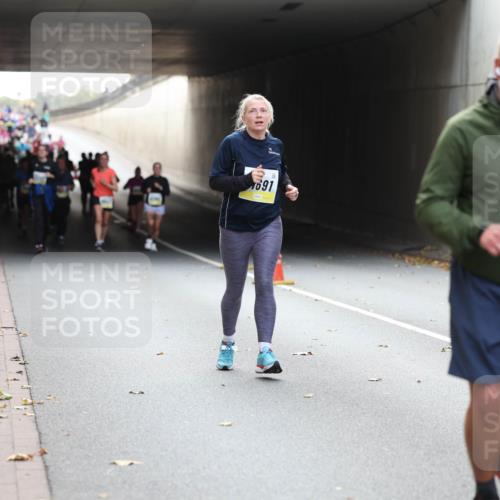 05.10.2025 - 20. swb-Marathon Bremen Michael Strokosch http://msf.ph/oto/9206747 05.10.2025 10:51:10 Laufen 1694 meine-sportfotos.de