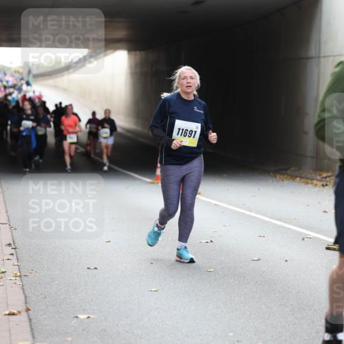 05.10.2025 - 20. swb-Marathon Bremen Michael Strokosch http://msf.ph/oto/9206748 05.10.2025 10:51:10 Laufen 11691 meine-sportfotos.de