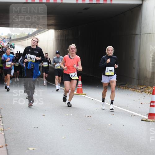 05.10.2025 - 20. swb-Marathon Bremen Michael Strokosch http://msf.ph/oto/9206750 05.10.2025 10:51:17 Laufen 1064, 11260, 11366, 9547, 9790 meine-sportfotos.de