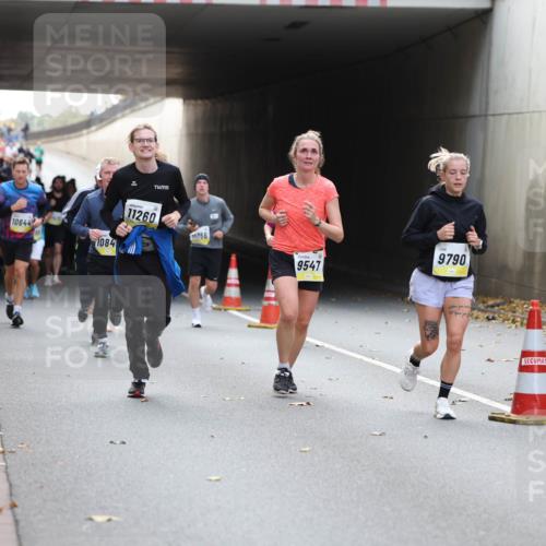05.10.2025 - 20. swb-Marathon Bremen Michael Strokosch http://msf.ph/oto/9206753 05.10.2025 10:51:18 Laufen 10644, 1084, 11260, 11356, 9547, 9790 meine-sportfotos.de