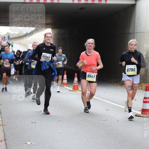 05.10.2025 - 20. swb-Marathon Bremen Michael Strokosch http://msf.ph/oto/9206754 05.10.2025 10:51:18 Laufen 10644, 108, 11260, 9547, 9790 meine-sportfotos.de